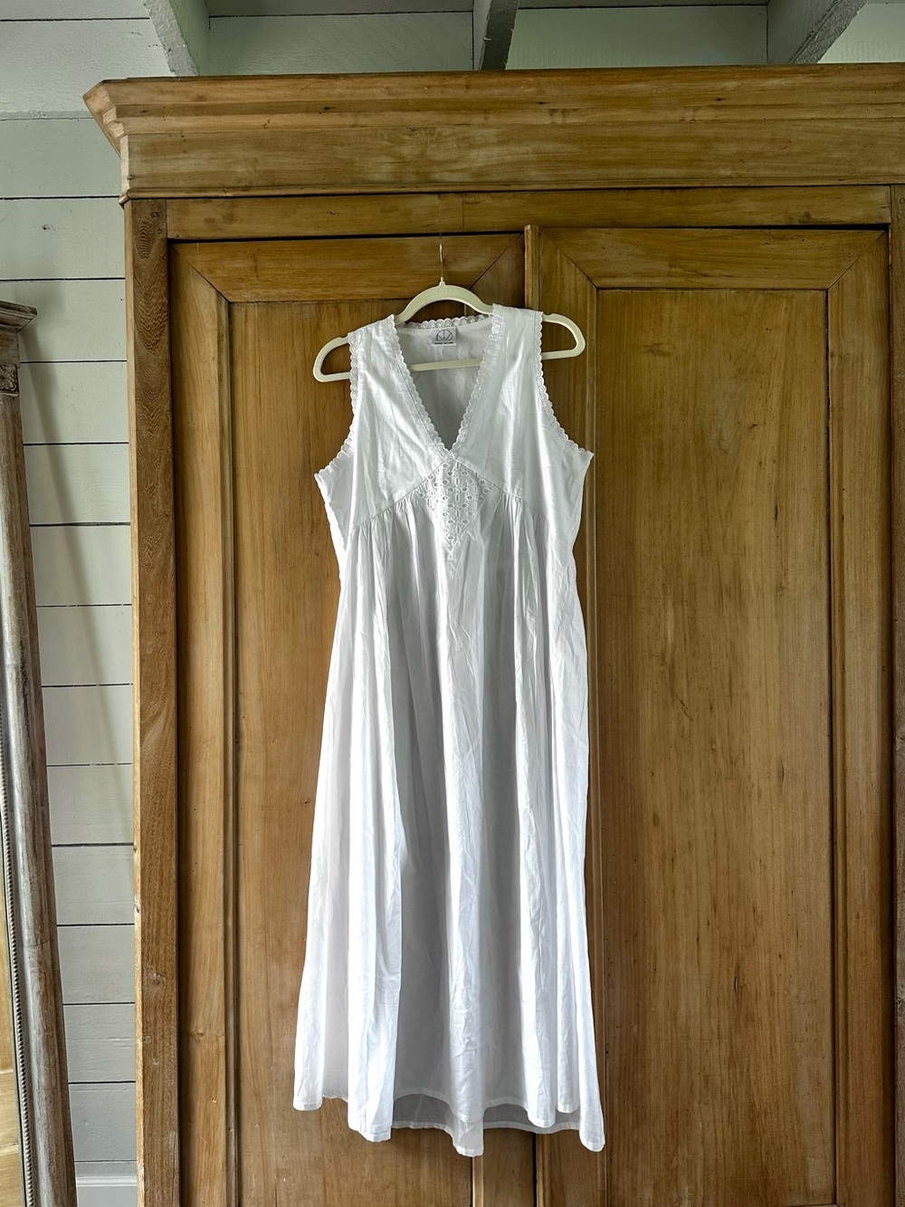 LANEWAY THE LABEL
Vintage Cotton Gown in Ivory - size XS